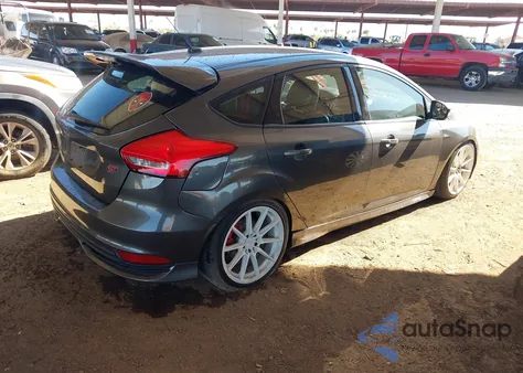 2017 Ford Focus St z USA, uszkodzony, nr VIN 1FADP3L95HL263805